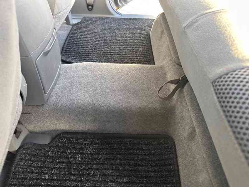 Toyota Hilux 3,0 D4D Life AUT. nafta 126kw - foto 2