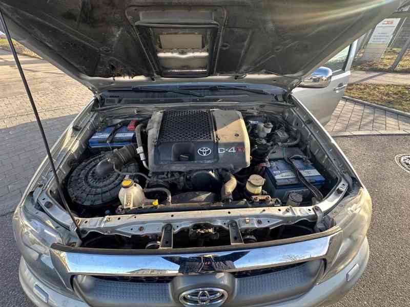 Toyota Hilux 3,0 D4D Life AUT. nafta 126kw - foto 4