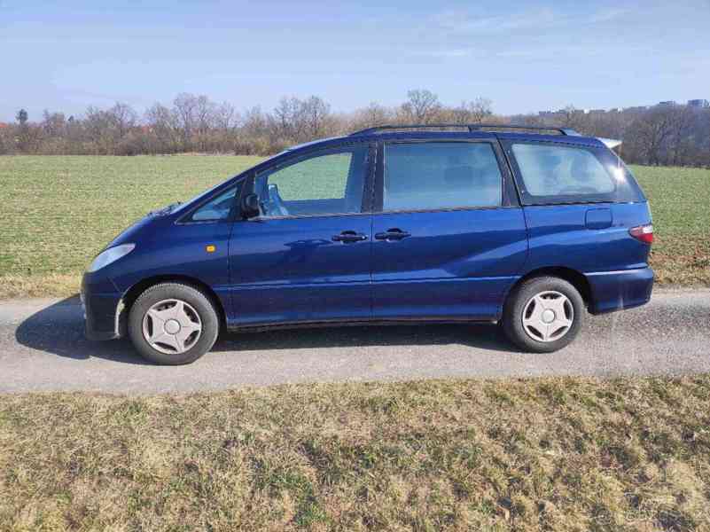 Toyota Previa 2,4 - foto 1