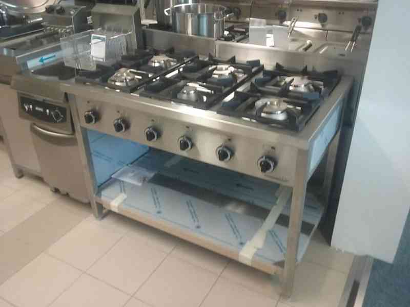 Plynový sporák 6 hořáků 36,5 kW