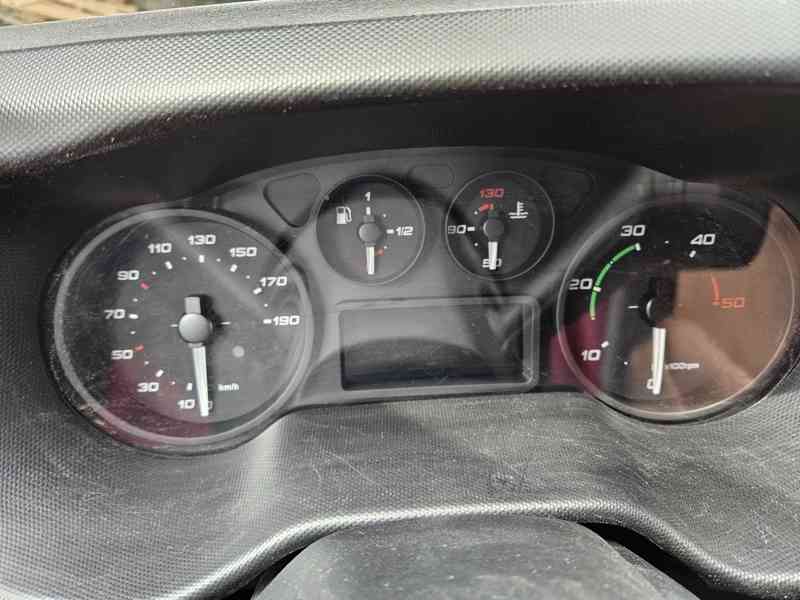 IVECO Daily 40C/170, 7 míst - foto 7