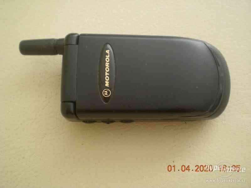 Motorola V3688 - plně funkční telefon z r.1999 - foto 2