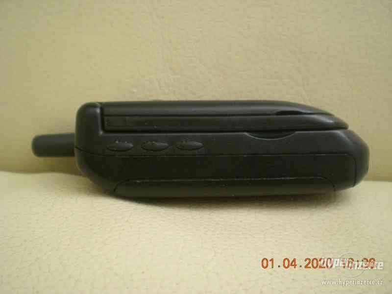 Motorola V3688 - plně funkční telefon z r.1999 - foto 7