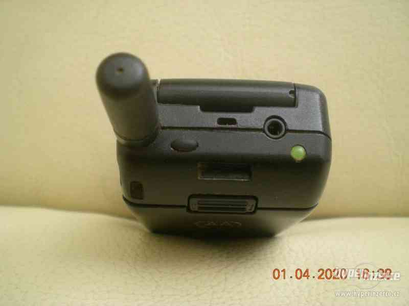 Motorola V3688 - plně funkční telefon z r.1999 - foto 9