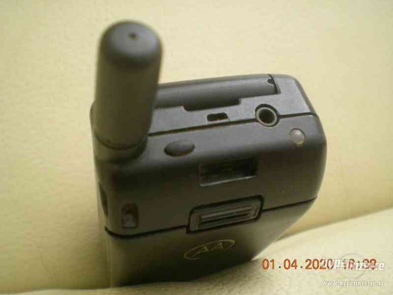 Motorola V3688 - plně funkční telefon z r.1999 - foto 10