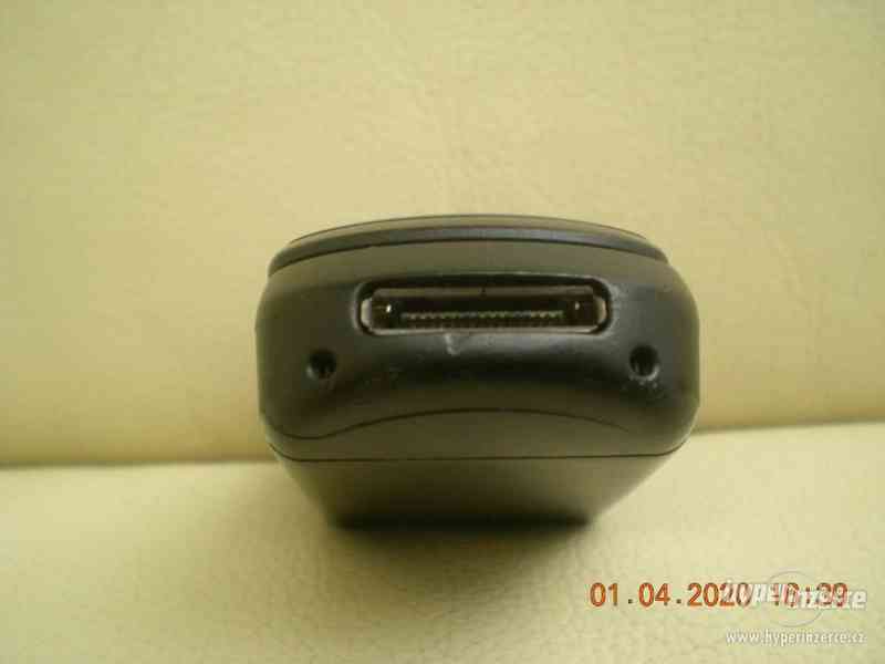Motorola V3688 - plně funkční telefon z r.1999 - foto 11