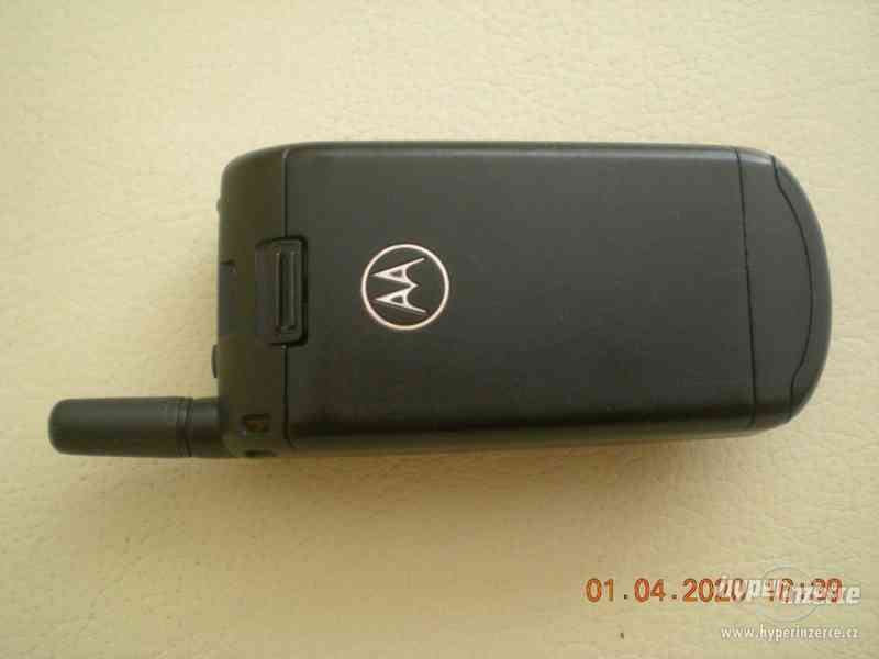 Motorola V3688 - plně funkční telefon z r.1999 - foto 12