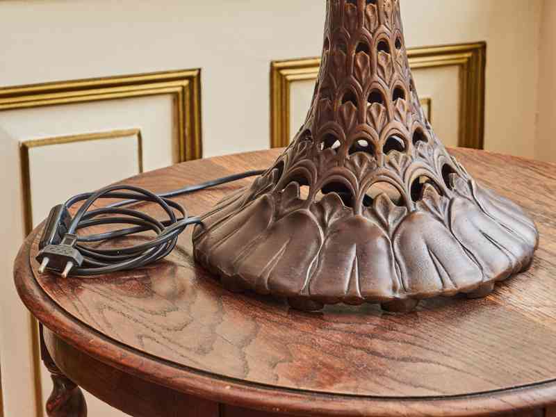 Tiffany stolní lampa s vitrážovým stínidlem – výška 84 cm - foto 9