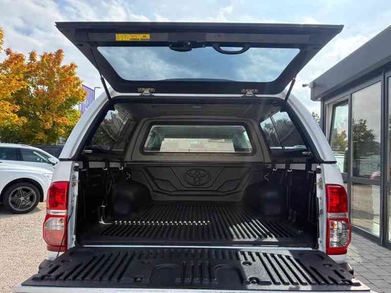 Toyota Hilux 2,5 D4D Life 4x4 106kw - foto 12