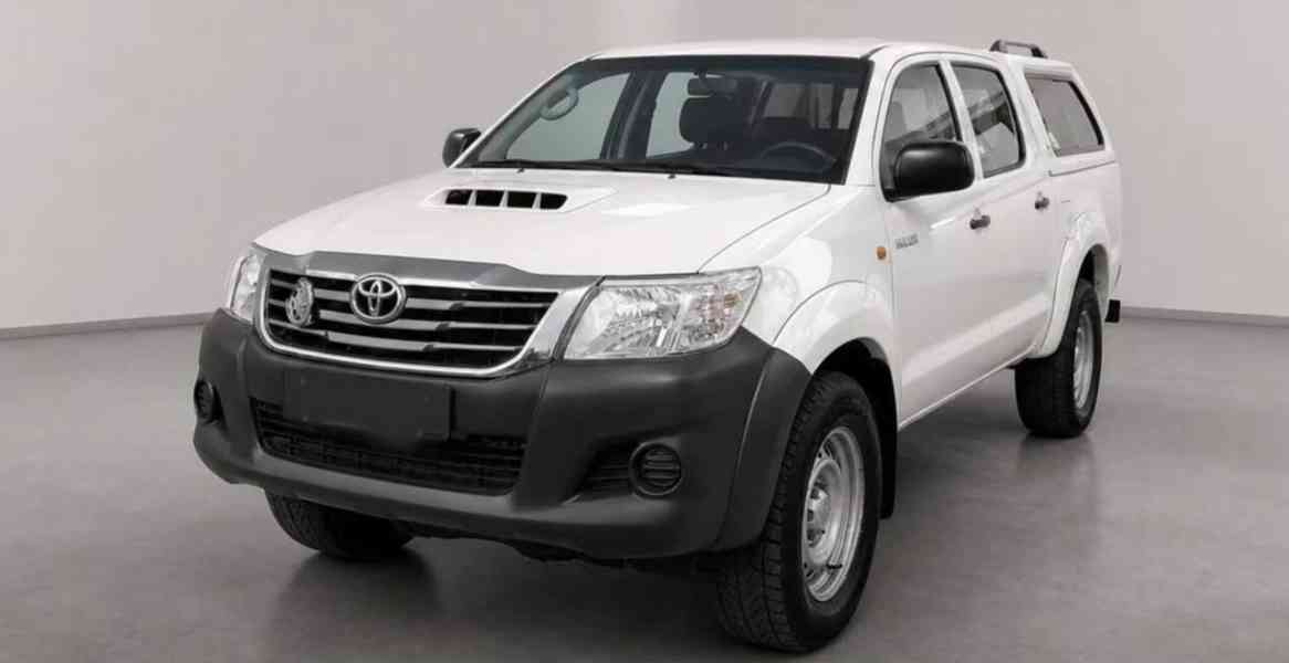 Toyota Hilux 2,5 D4D Life 4x4 106kw - foto 18