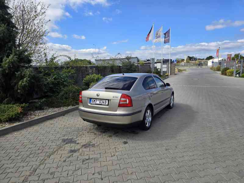 Škoda Octavia II - foto 1