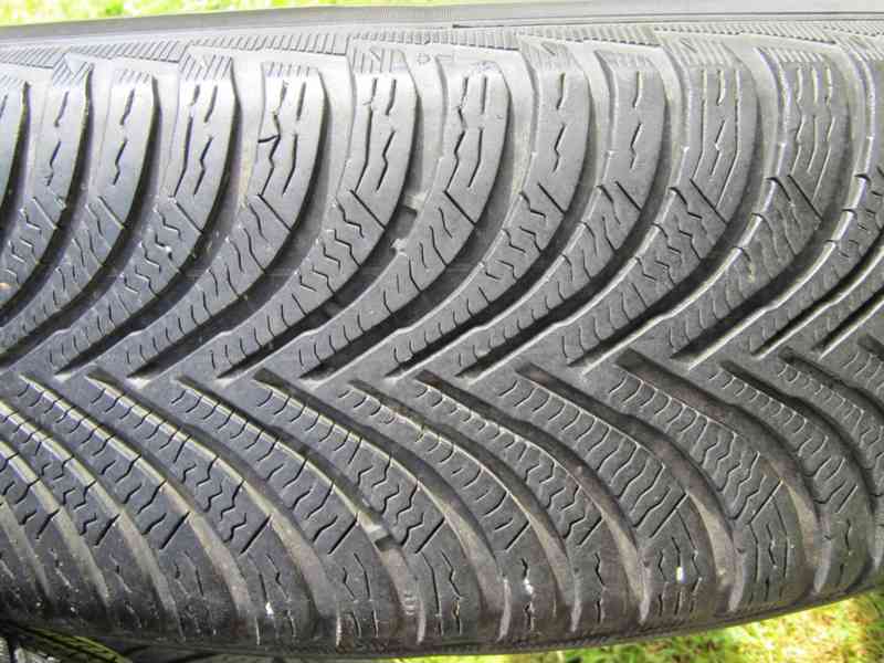 Zimní pneu Michelin vč. ALU disků - foto 3