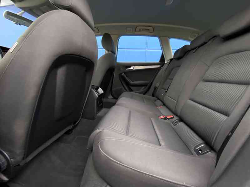 Audi A4, Ambiente 2.0 TDi, 130kw, Navi, 2012 - foto 7