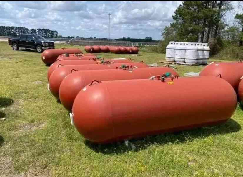 Kvalitní propanbutanové nádrže v perfektním stavu. - foto 2