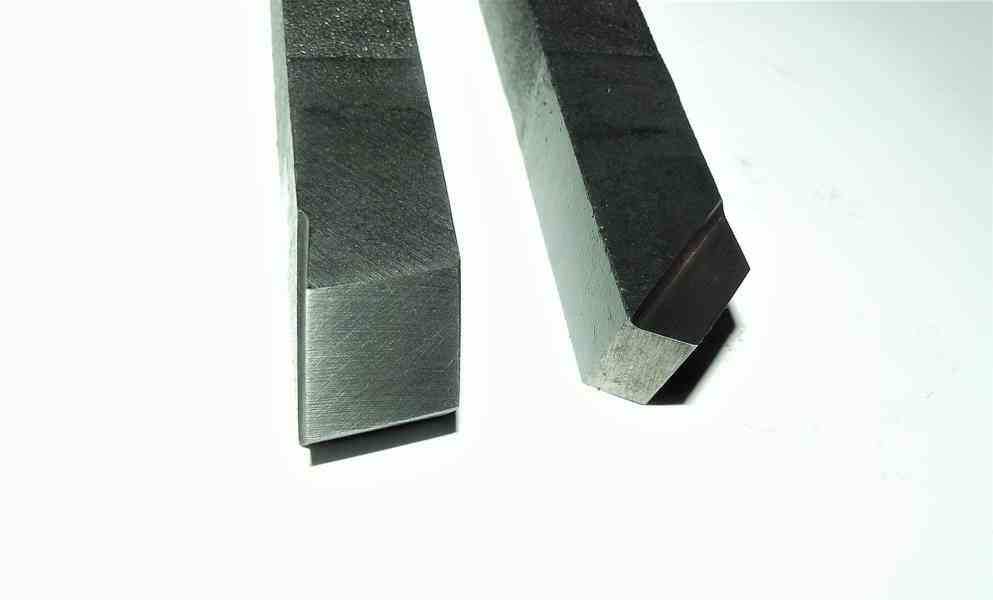 Soustružnický nůž 16x16 UBÍRACÍ přímý kovaný HSS (45°)pravý  - foto 4