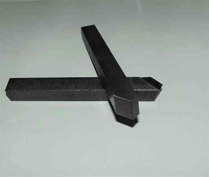 Soustružnický nůž 16x16 UBÍRACÍ přímý kovaný HSS (45°)pravý  - foto 1