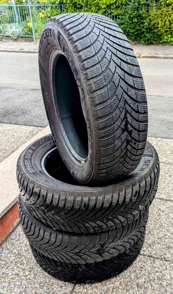 Zimní pneu 205/60R16 92H 