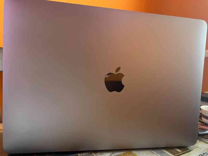 Apple MacBook Pro Touch Bar 16 GB/ 256 ,2020, Osoní předání
