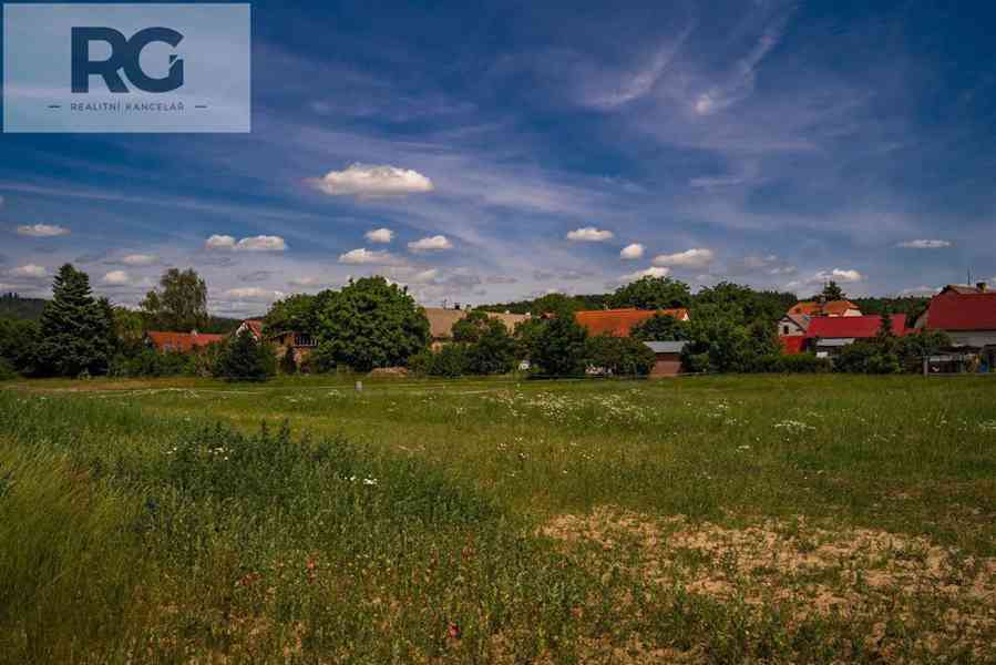 Pozemek ke stavbě rodinného domu, plně zasíťovaný, 1515 m2, Semice u Písku - foto 3