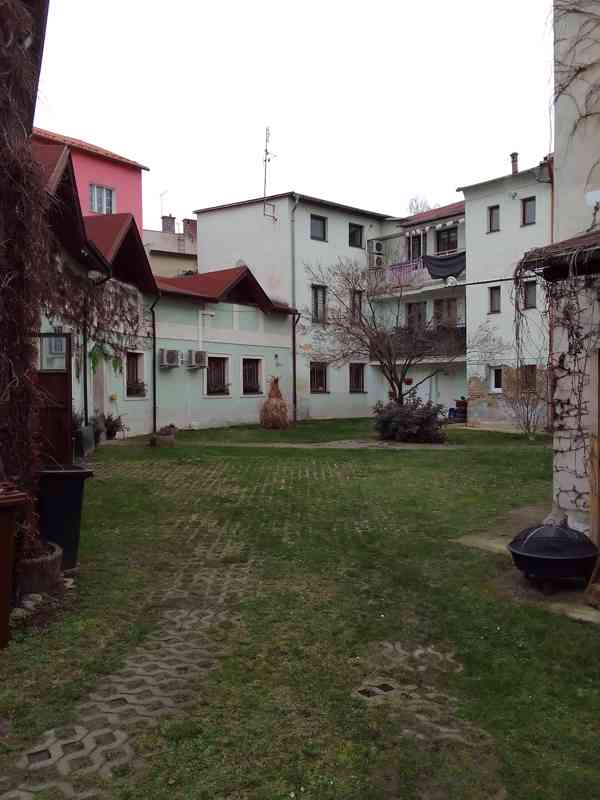 Nejlevnější pronájem + služby bytu v centru Kutné Hory   - foto 17