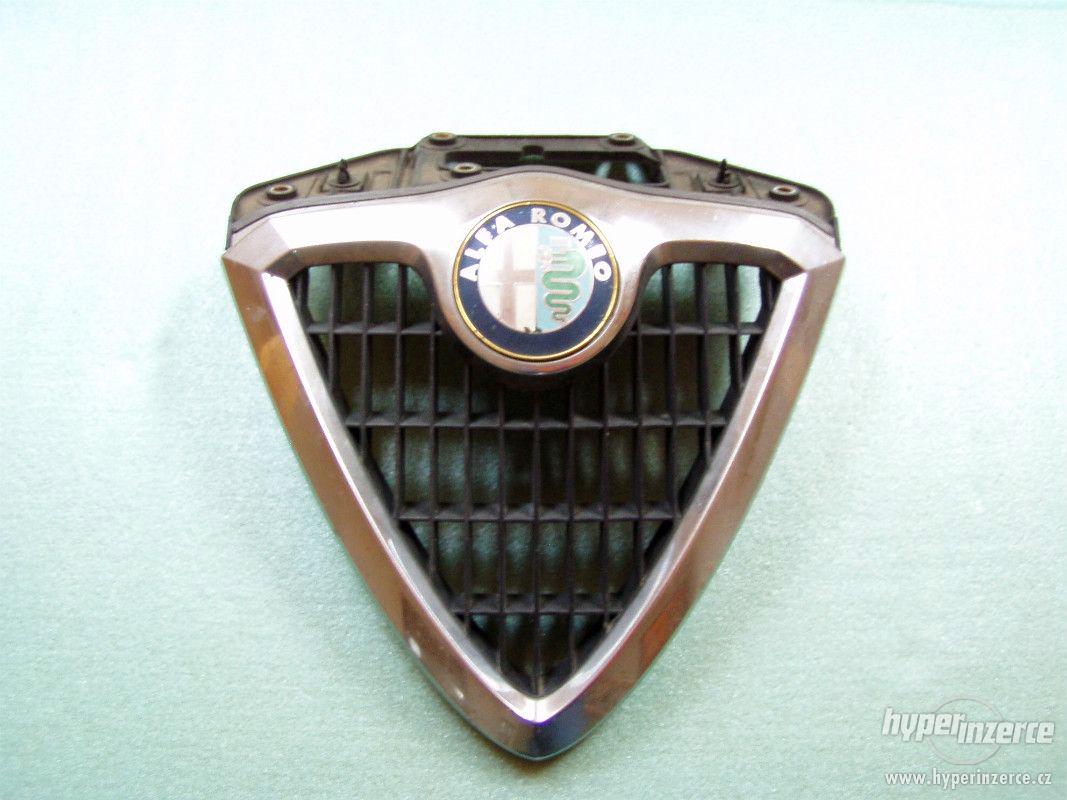 Alfa Romeo 156 čelní znak - foto 1