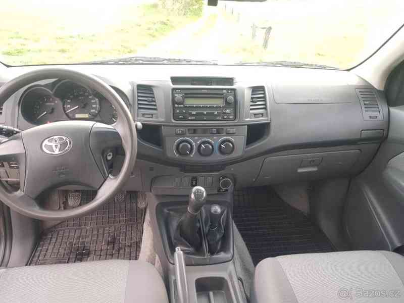 Toyota Hilux - foto 8