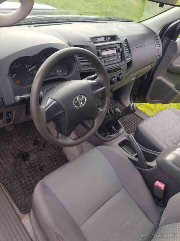 Toyota Hilux - foto 3