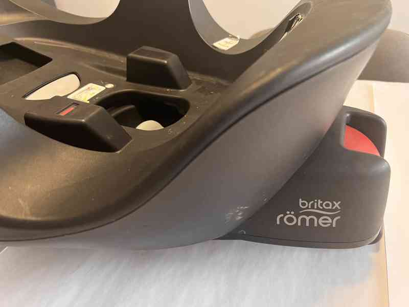 Britax Römer Baby-Safe i-Size se základnou - foto 9