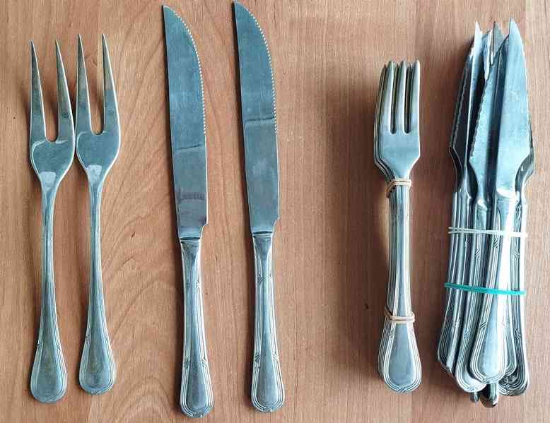 Sada značkových příborů pro 6 až 12 osob španělské výroby - foto 5