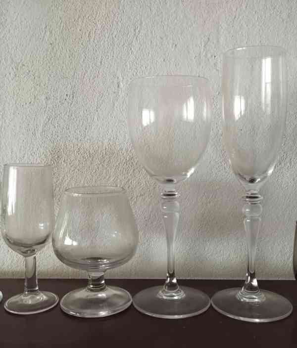 Sada značkových příborů pro 6 až 12 osob španělské výroby - foto 9