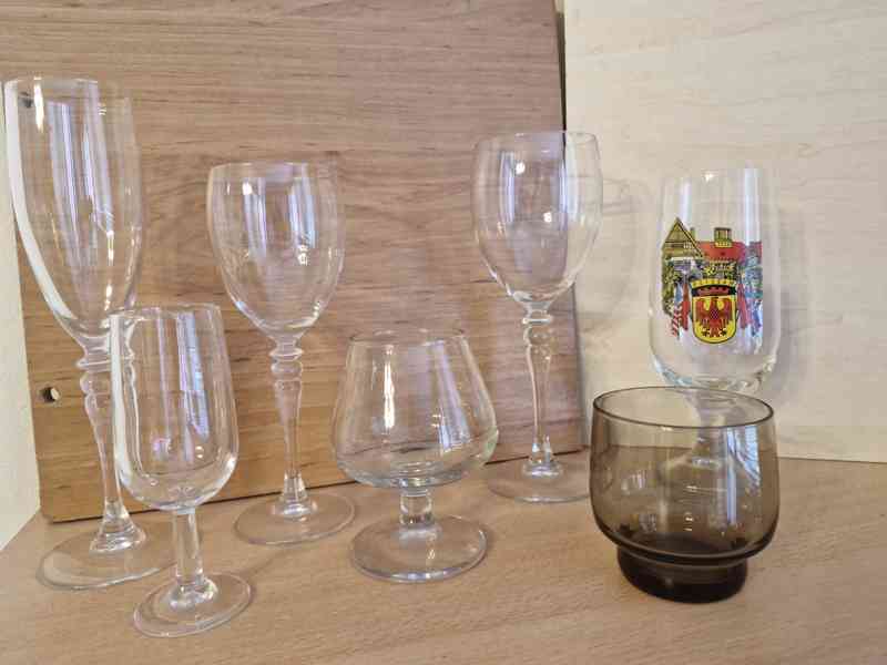 Sada značkových příborů pro 6 až 12 osob španělské výroby - foto 9