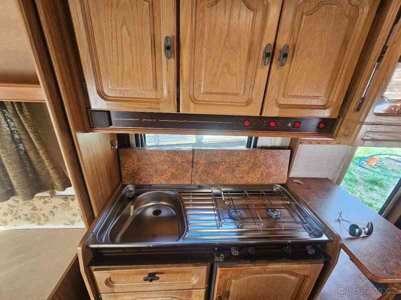 Ostatní Obytný karavan Burstner LUX - foto 8