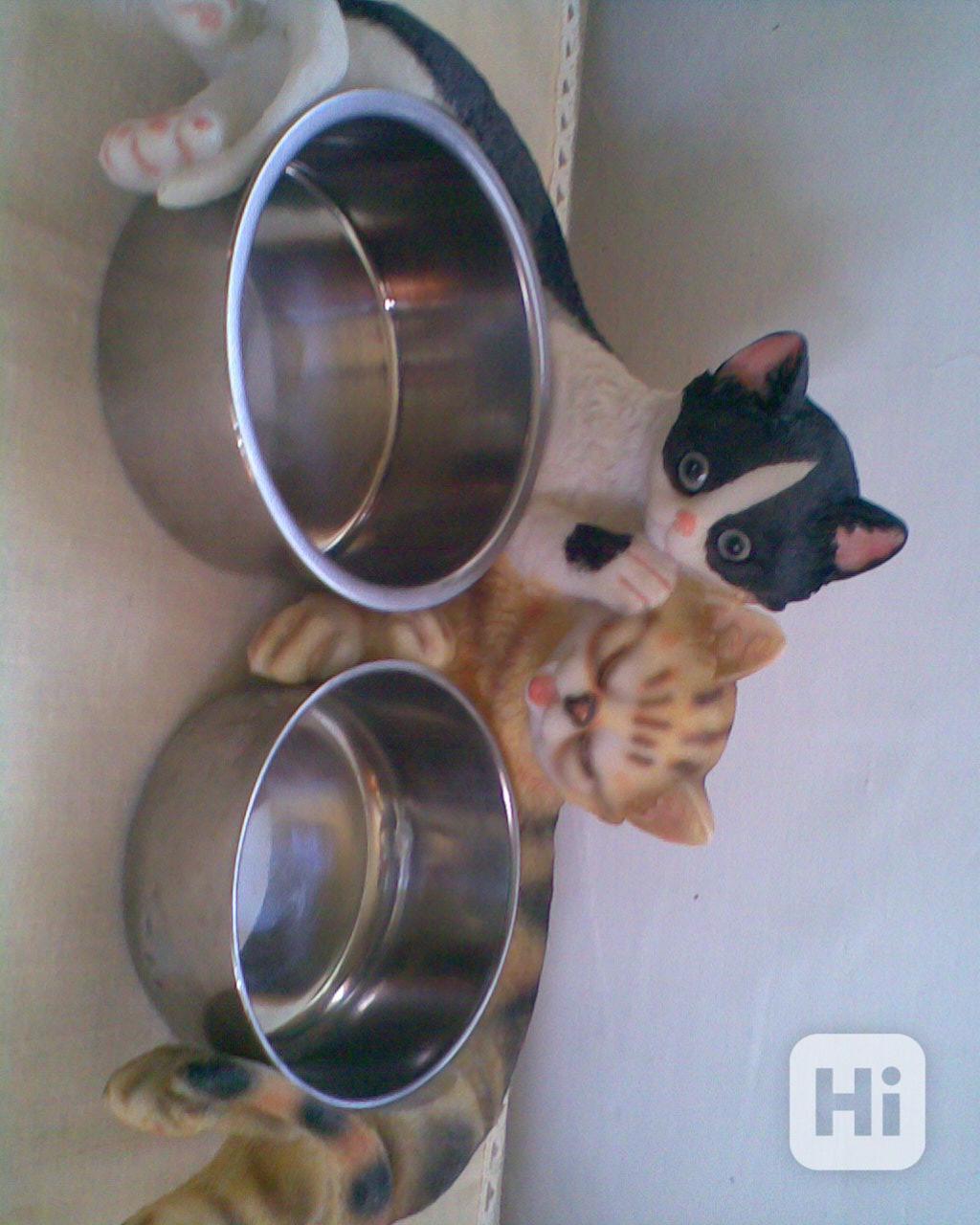 Nové misky a kleštičky na drápky - foto 1