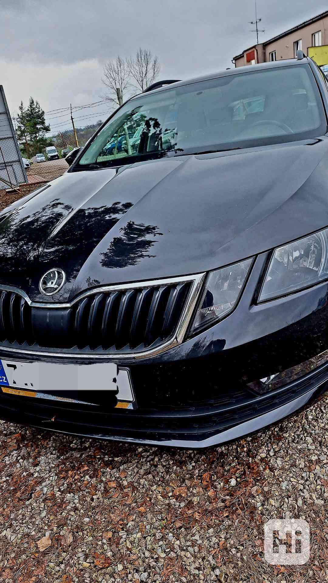 Škoda Octavia combi 1.6 TDi-černá-nehavarovaná,tažné - foto 1