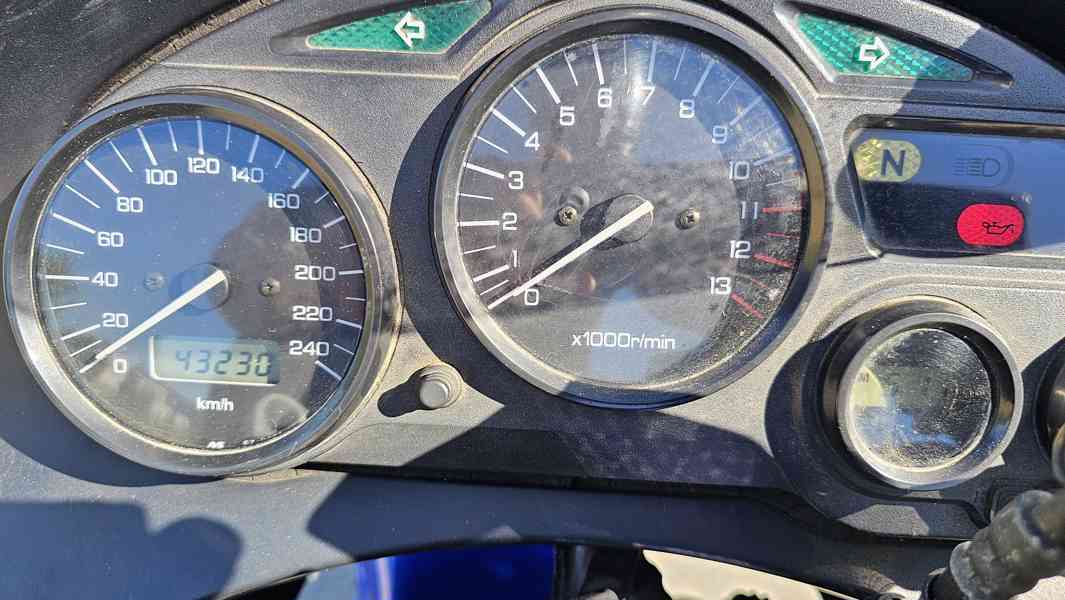 Suzuki GSX 600F Katana - foto 4