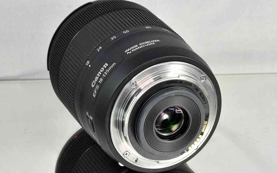 Canon EF-S 18-135mm f/3.5-5.6 IS NANO - foto 5