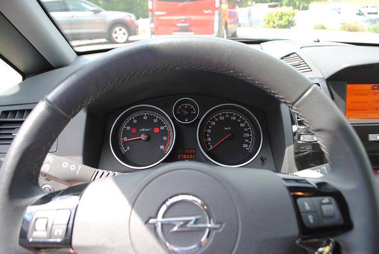 Opel Zafira 1.8i Family benzín 103kw - foto 16