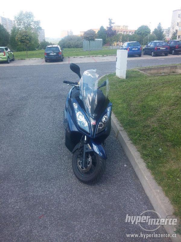 Prodám skútr Kymco Downtown 125i ABS - foto 4