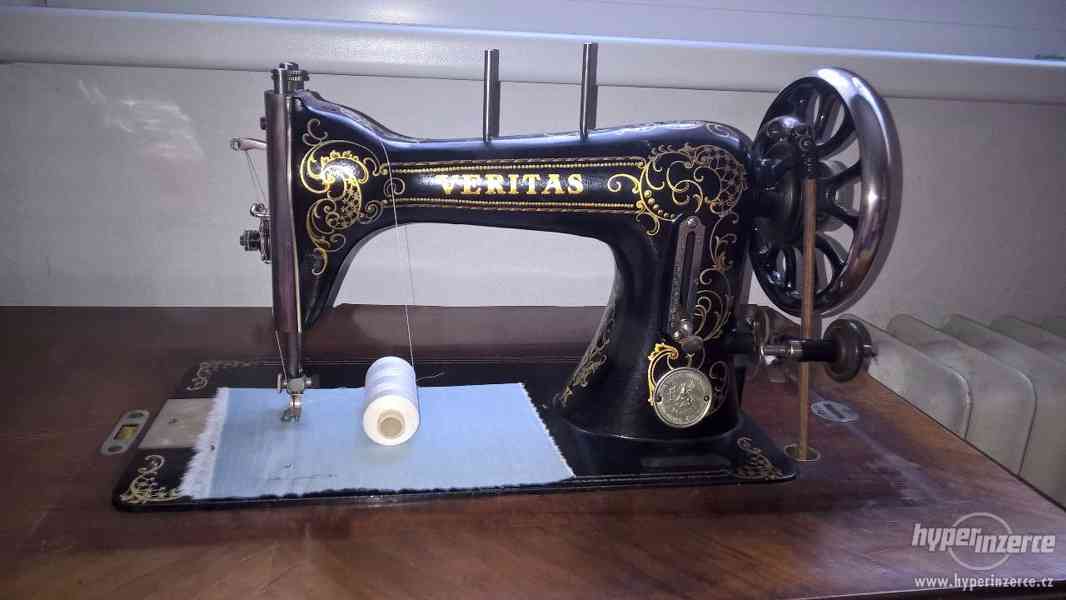 Starožitný šicí stroj VERITAS - foto 1