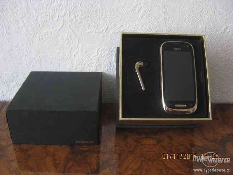 Nokia ORO - gold 18 carat + sapphire + leather - foto 4