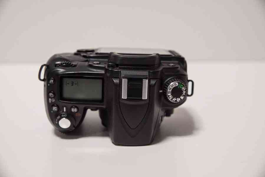 Nikon D90 + objektiv Nikkor 18-105mm + brašna - foto 5