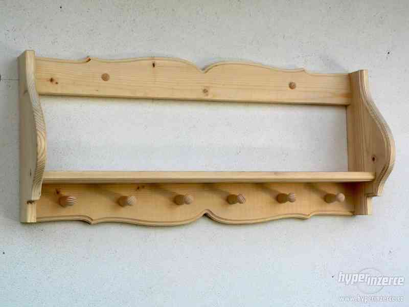 Dřevěná kuchyňská polička - foto 5