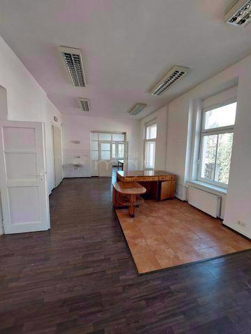 Pronájem nebytového prostoru 120m2, K.Vary, Libušina ulice - foto 8