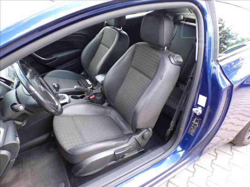 Opel Astra 2,0 GTC - foto 9