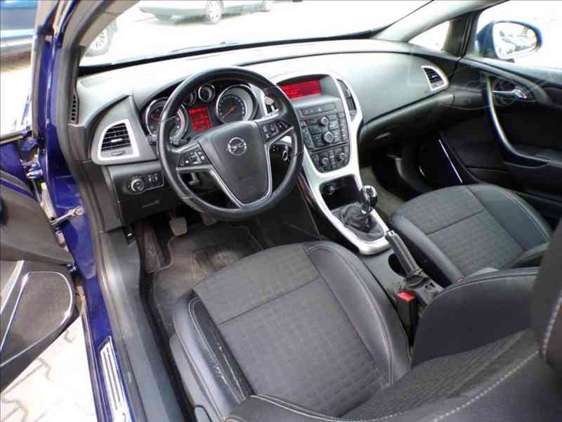 Opel Astra 2,0 GTC - foto 5