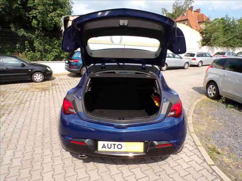 Opel Astra 2,0 GTC - foto 11