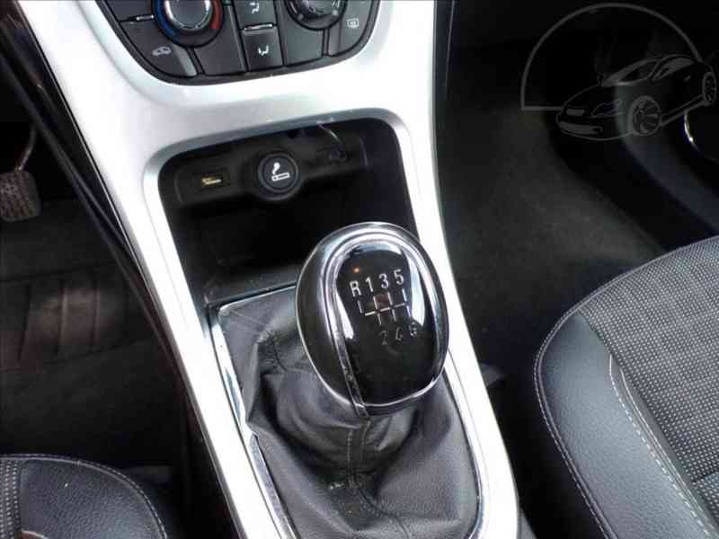 Opel Astra 2,0 GTC - foto 8