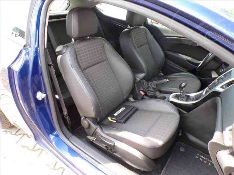 Opel Astra 2,0 GTC - foto 13