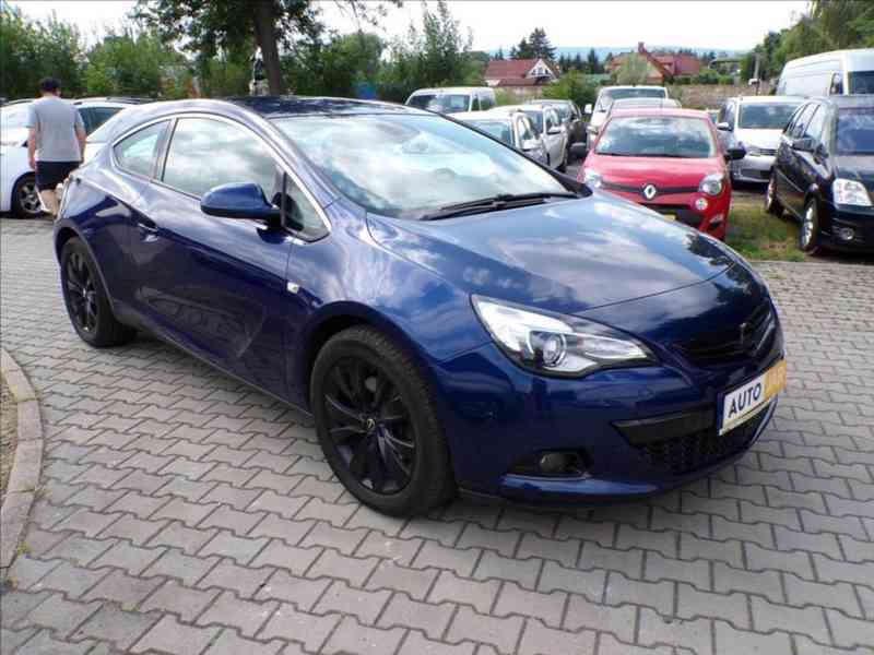Opel Astra 2,0 GTC - foto 1