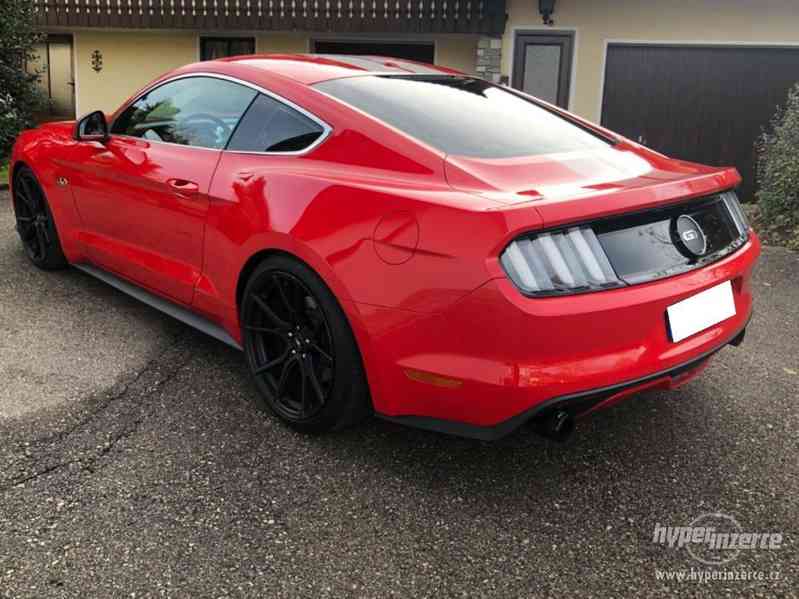 Ford Mustang - foto 3